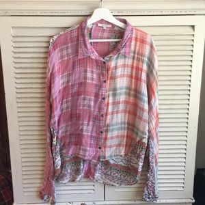 Miss Me Mixed Media hi-lo button down top sz L